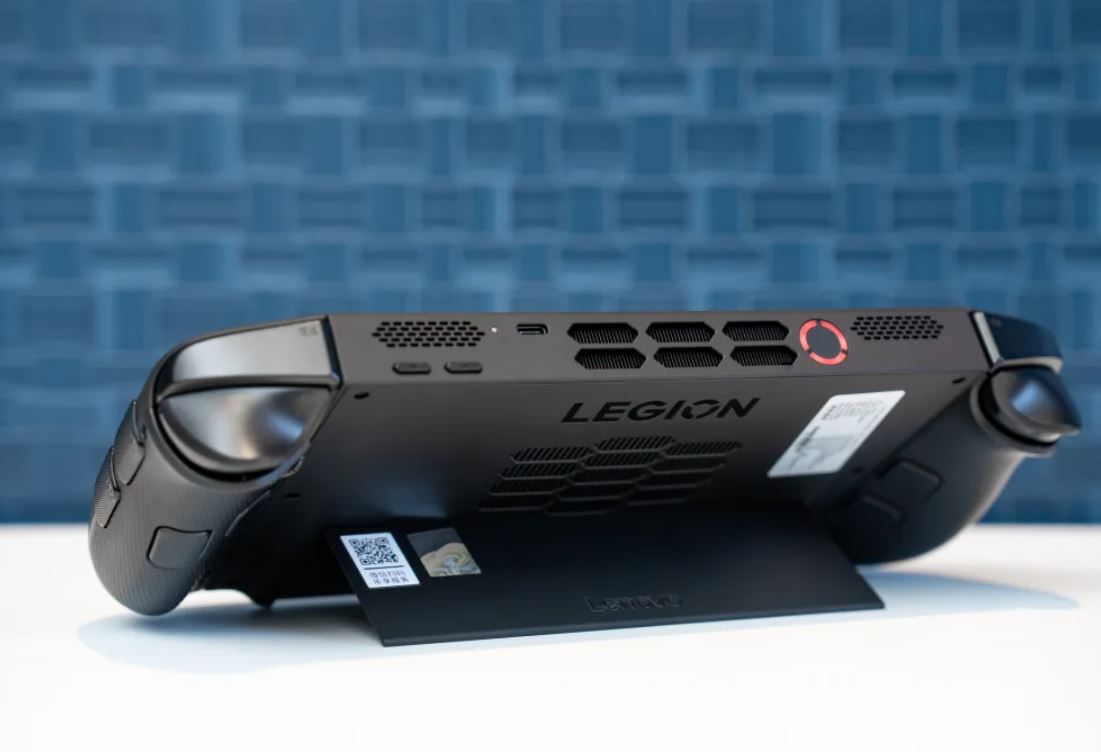 Представлено новий кишеньковий комп’ютер Lenovo Legion Go 2